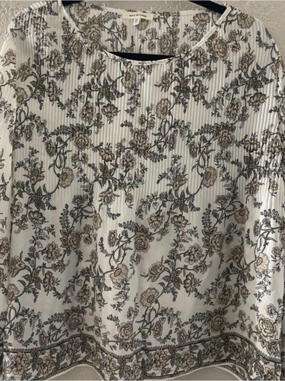 Max Studio White Floral Pleated Long-Sleeve Top